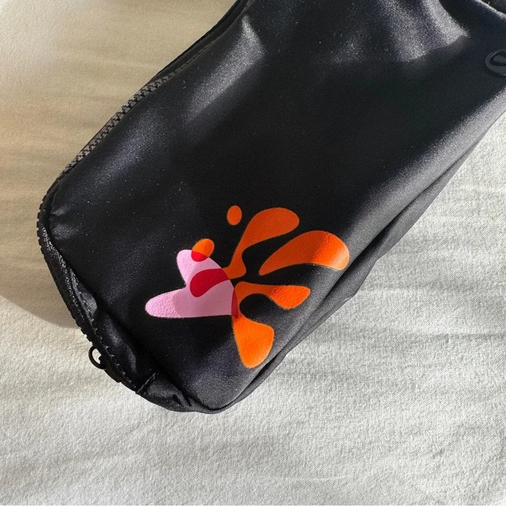 🆕🌈 Lululemon Everywhere Belt Bag Pride Black